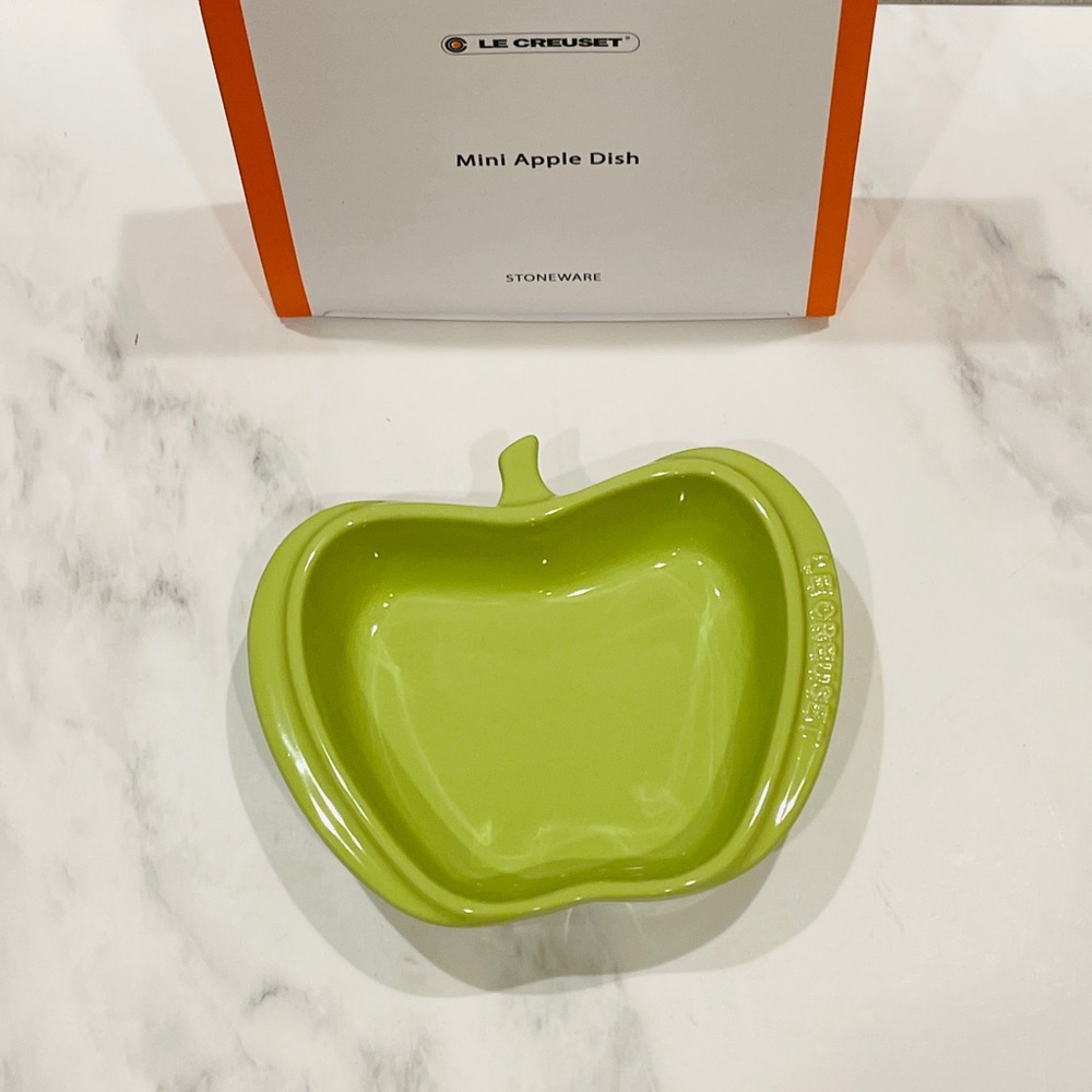 Le Creuset Apple Dish